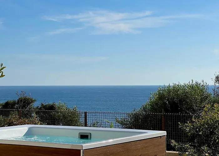 Trullo Vista Mare Con Idromassaggio Riscaldato וילה