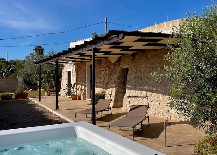 Trullo Vista Mare Con Idromassaggio Riscaldato וילה *