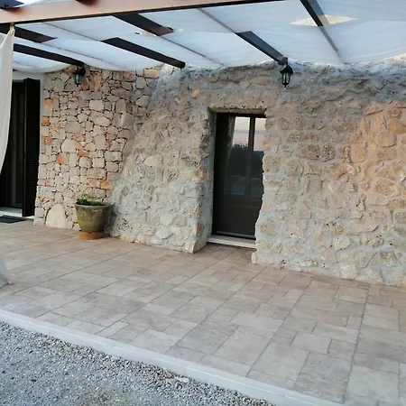 Trullo Vista Mare Con Jacuzzi * Marina di San Gregorio
