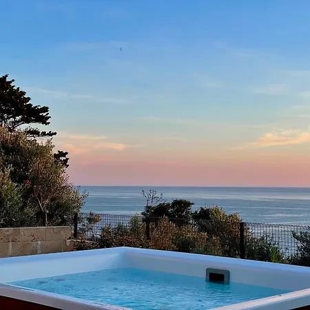 Trullo Vista Mare Con Jacuzzi * Marina di San Gregorio