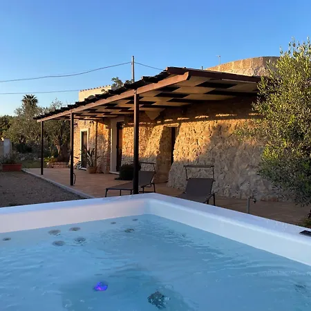 Trullo Vista Mare Con Jacuzzi * Marina di San Gregorio