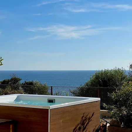Trullo Vista Mare Con Jacuzzi Villa