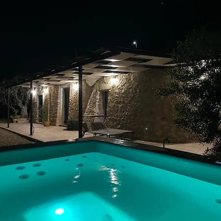 Trullo Vista Mare Con Jacuzzi * Marina di San Gregorio
